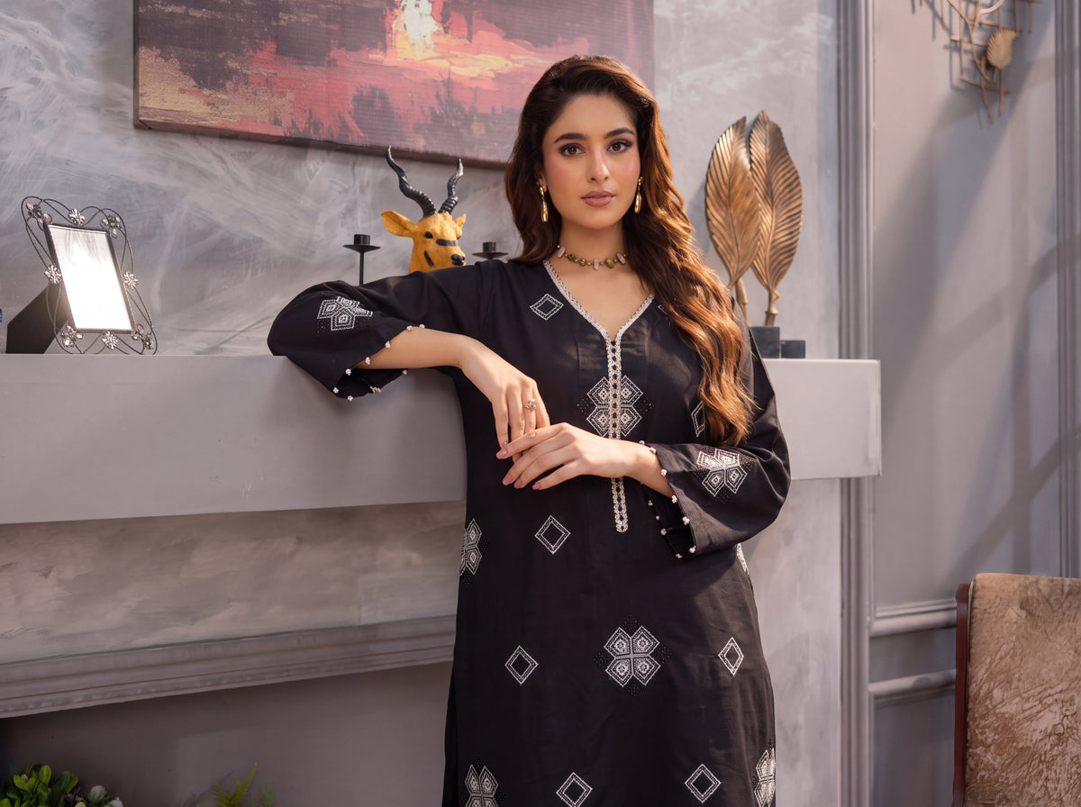Black Embroidered 2-Piece Suit